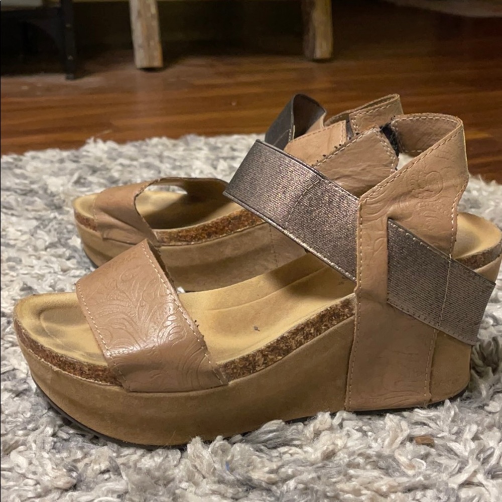 SUPER CUTE WEDGES